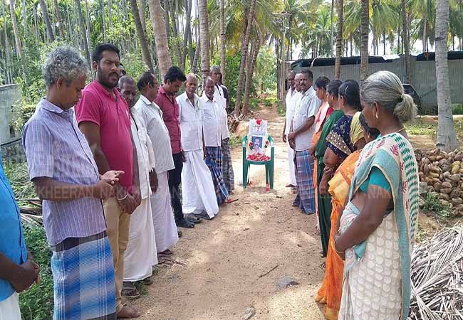 "More than 7,000 farmers sacrificed their lives to stop the eight-lane road!"