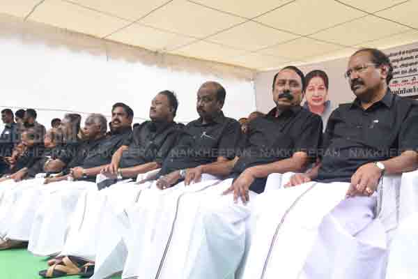 AIADMK struggle against Tamil Nadu government
