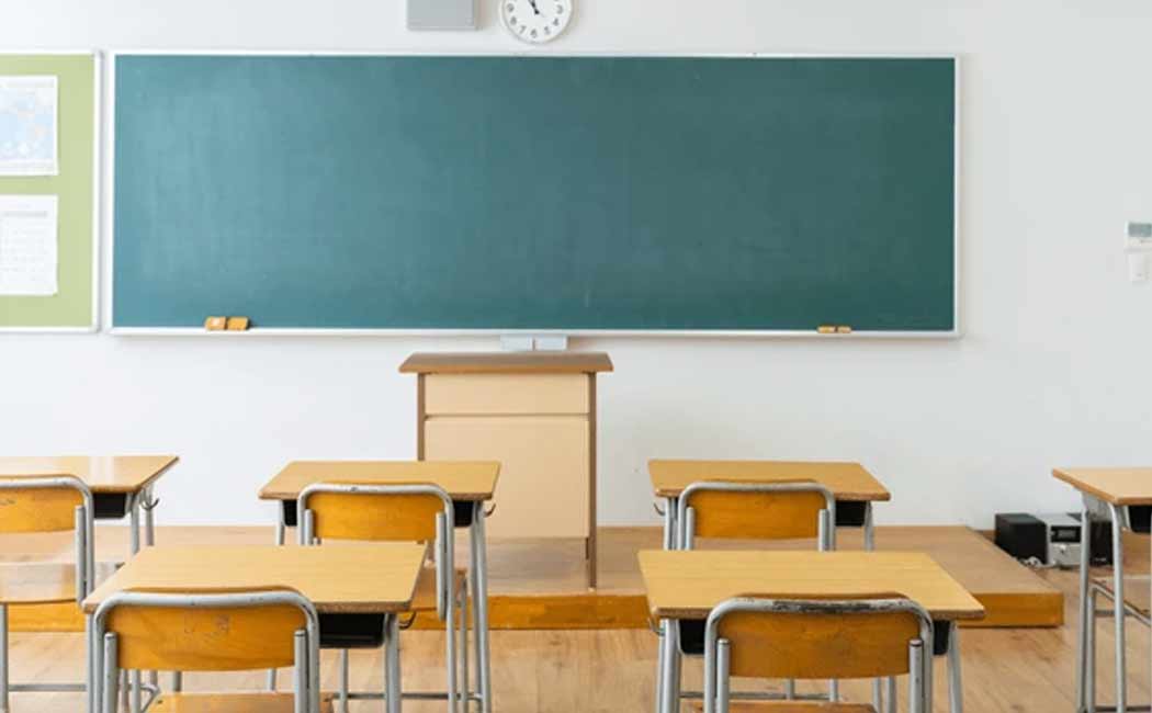 Students threatened the school because they wanted a holiday