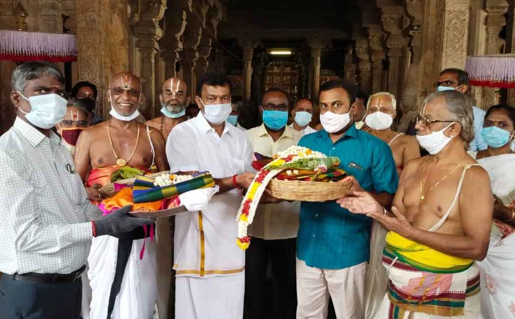 Srivilliputhur Andal costumes worn for Namperuman