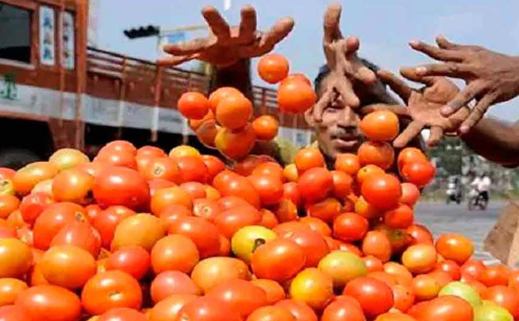 price of a kg of tomatoes has increased by Rs.10