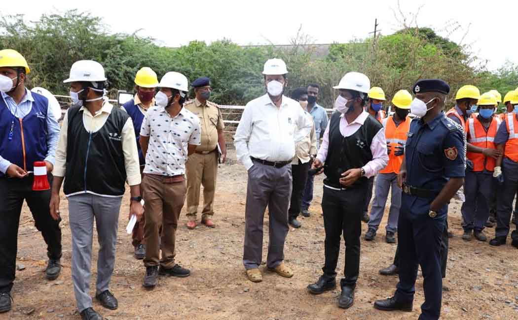Sudden sound of danger ... Railway staff who performed the artificial accident