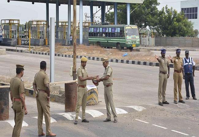 nellai district nanguneri toll plaza employees vehicles incident police
