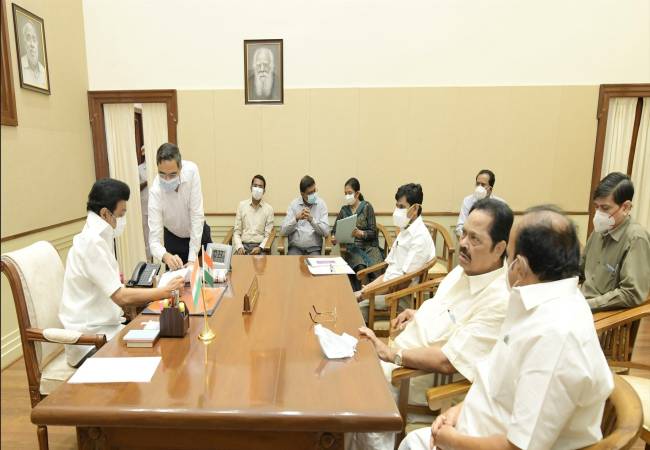 Review meeting on relief activities held under the chairmanship of the Chief Minister!