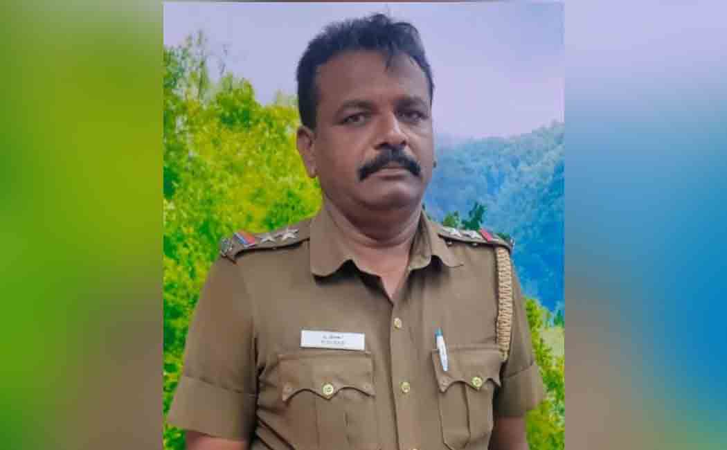 Assistant Inspector who asked for a bribe! Supervisor who took action!