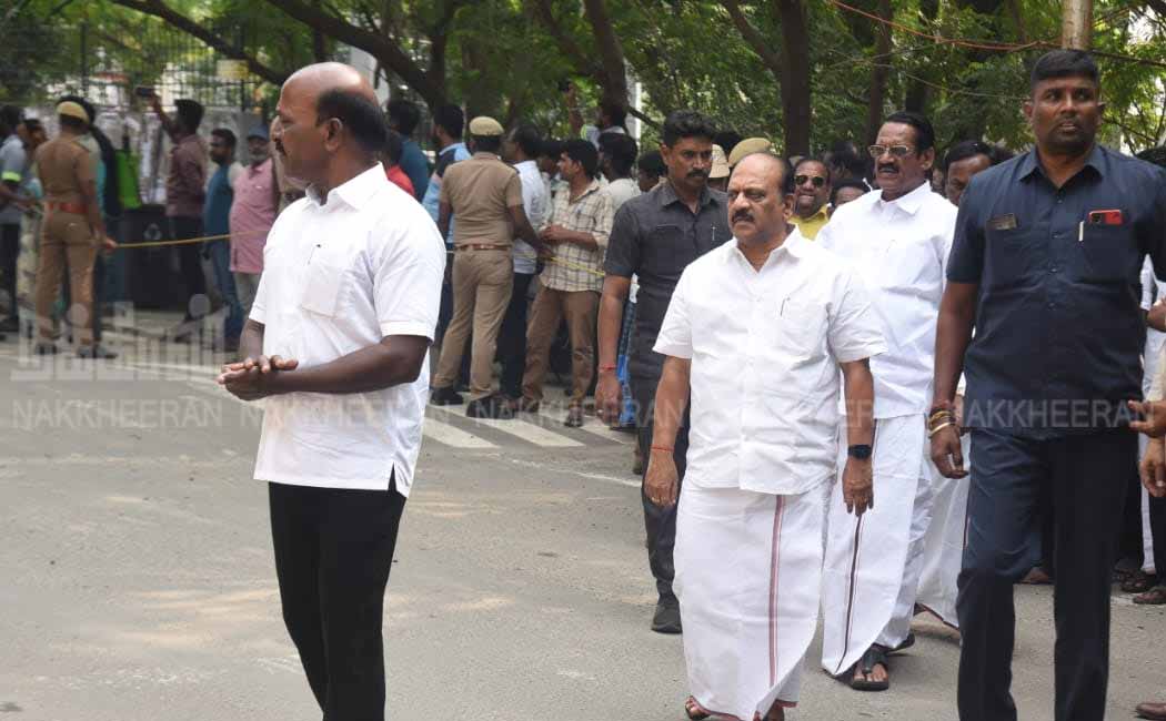 CM personally paid tribute to the EVKS Ilangovan