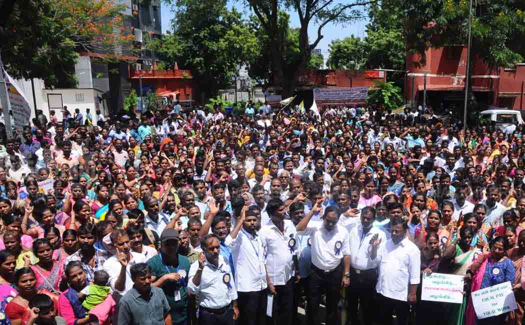 Intermediate Registration Senior Teachers Strike (Pictures)
