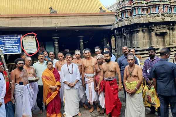 Did the Governor of Tamil Nadu violate the control of the Dikshits at the Chidambaram Natarajar Temple?