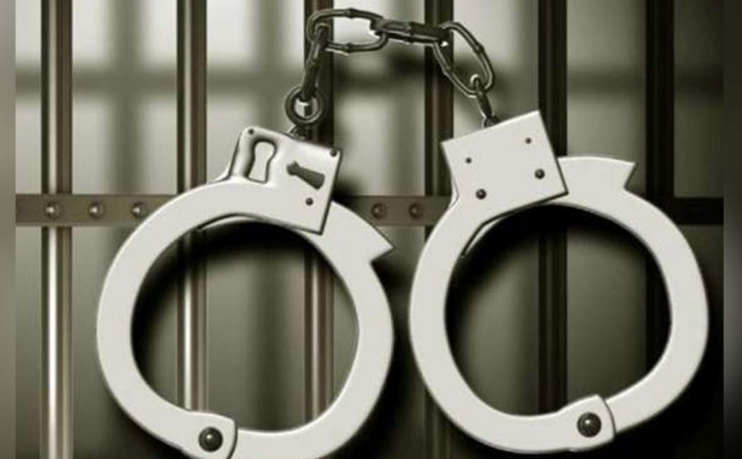 Police arrested two people who smuggled 60 tons ration rice