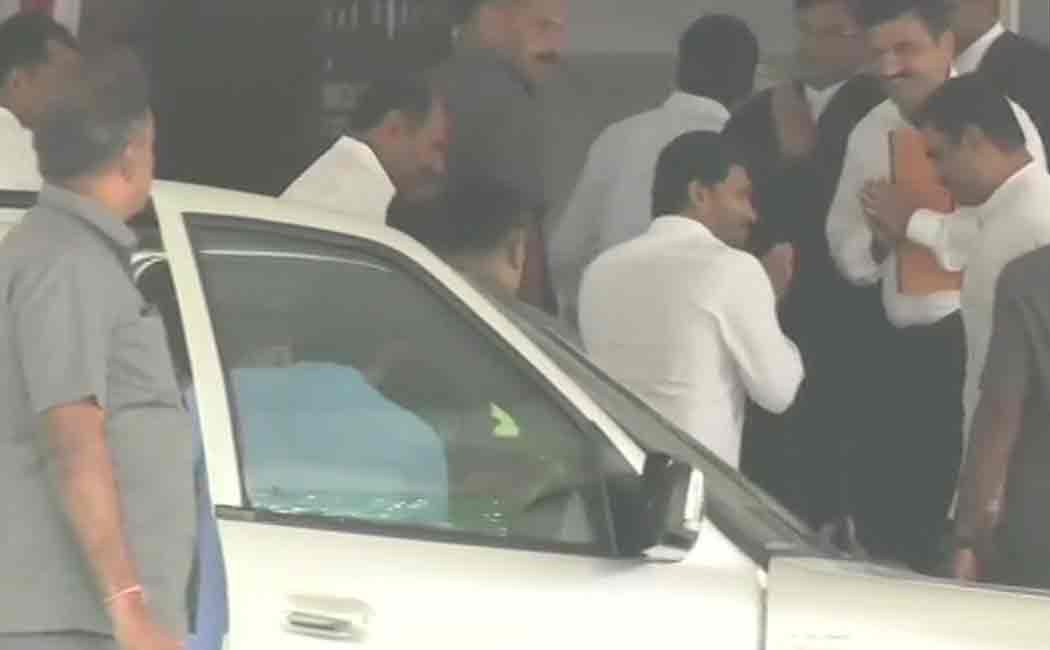 Jagan Mohan Reddy appeared at CBI court, in connection with disproportionate assets case