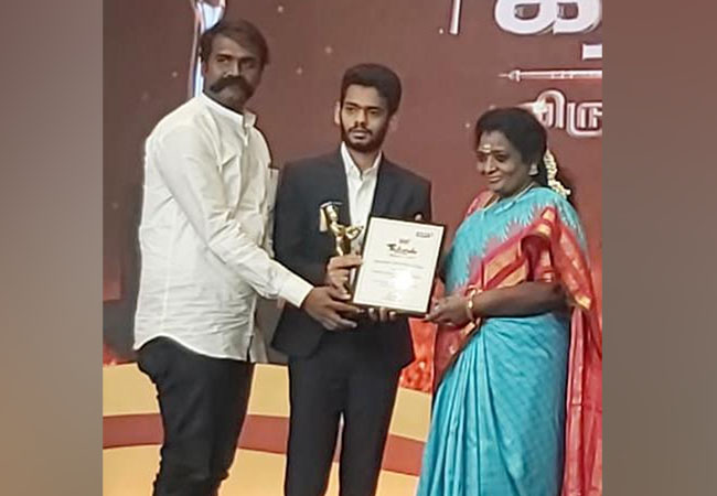 Governor presents award to Pushkaram Agricultural College