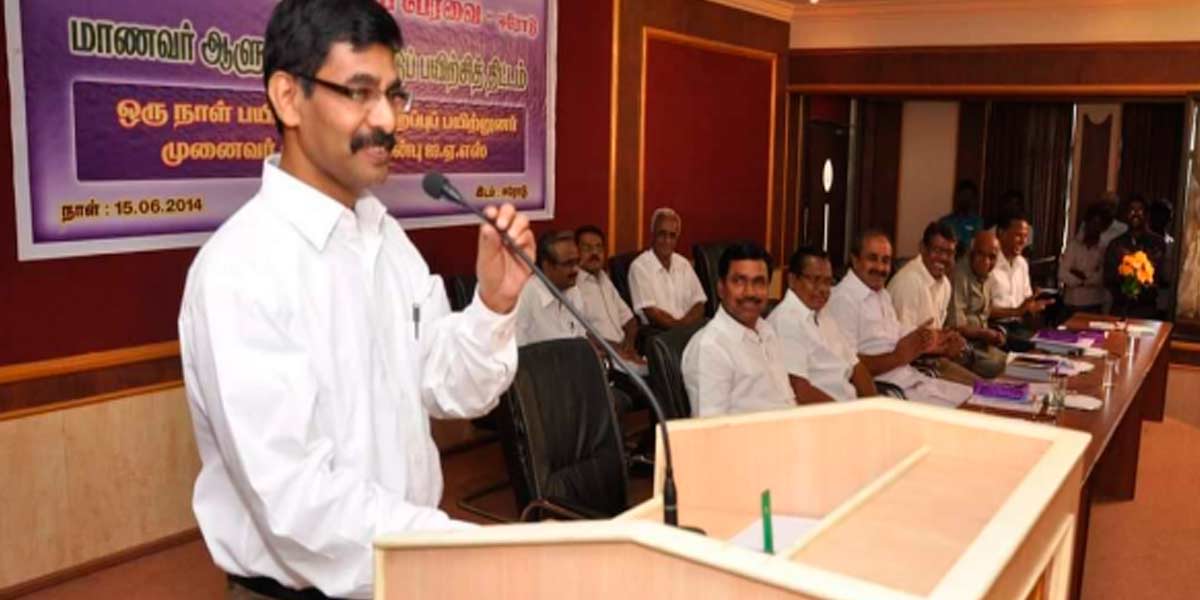 "He who instilled the dream of 'IAS' in the youth like an 'ISI' stamp"-makkal sinthanai Council
