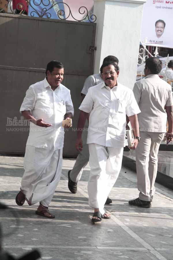 EPS consulting with AIADMK MLAs