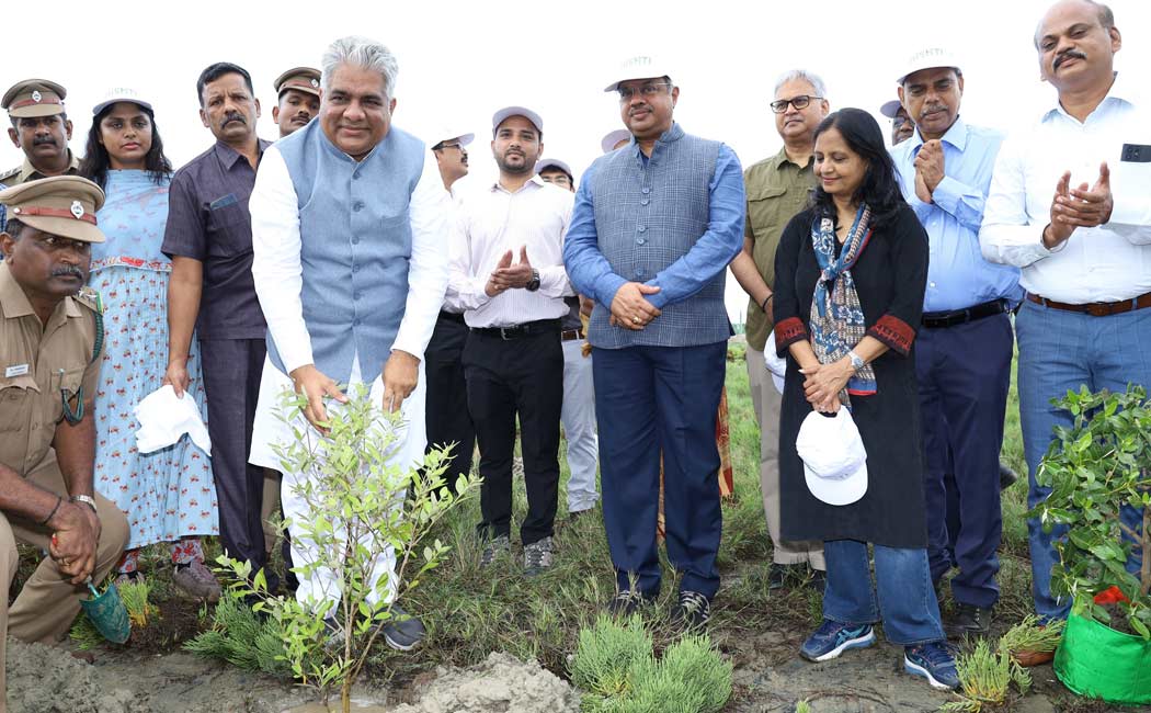 The Union Minister praised the Tamil Nadu government
