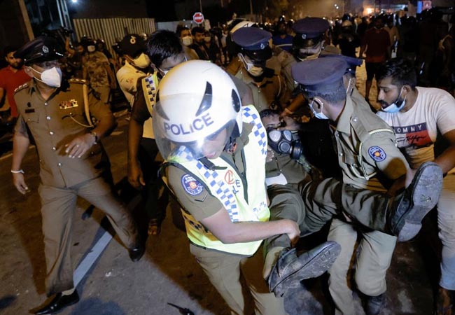 Public outcry in Sri Lanka ... Electricity cut, internet disconnection, curfew enforced!