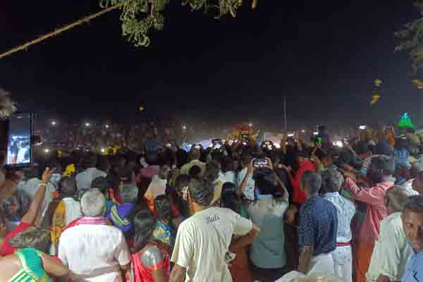 vThieves involved in theft at temple ceremony!