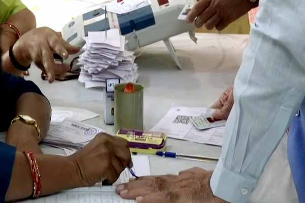Third Phase Voting; Prime Minister Modi voting!
