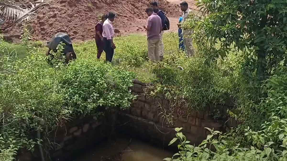 A 2-year-old child who fell into a well; Cops shocked by parents action