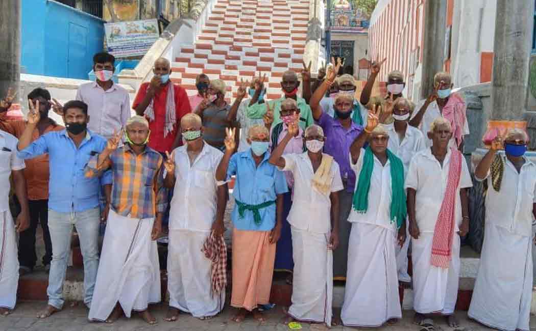 vijayabaskar tested corona positive supporters pray speedy recover from corona