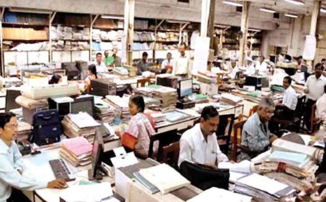 5000 government employees resigned in kerala