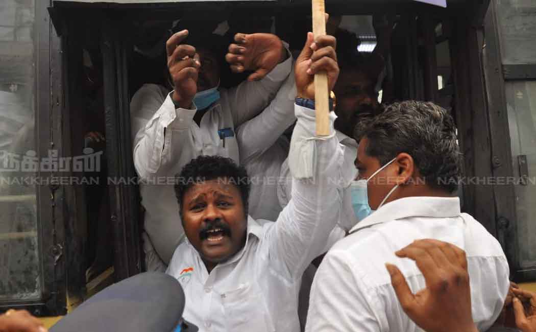 Congress volunteers involved in the struggle in Egmore