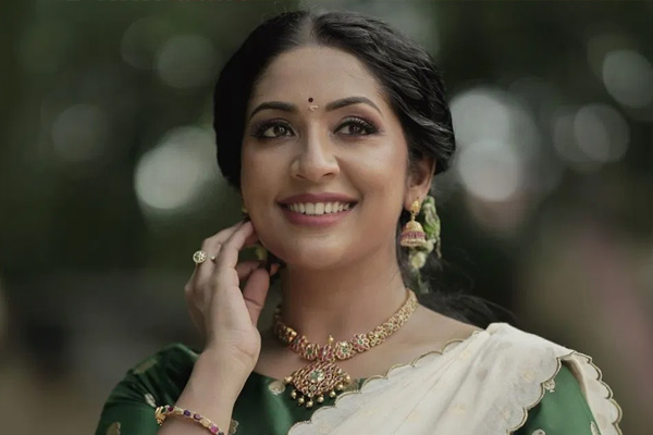 navya nair lorry chased incident