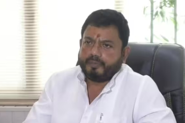 Bjp leader said people should sip cow urine before enter the function for navarathiri