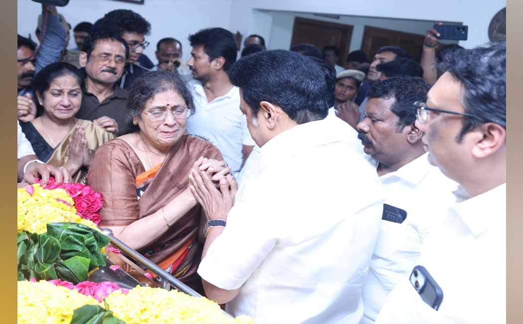CM personally paid tribute to the EVKS Ilangovan