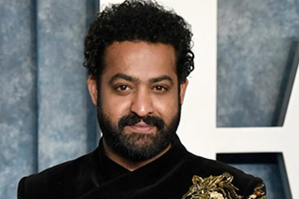junior ntr helps andhra telungana flood affect