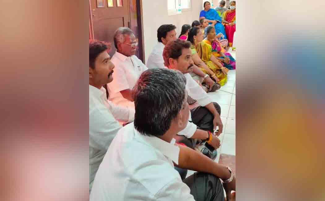 Competing candidate .. Voting during the election .. MP. Slogan to leave .. Postponed city election!