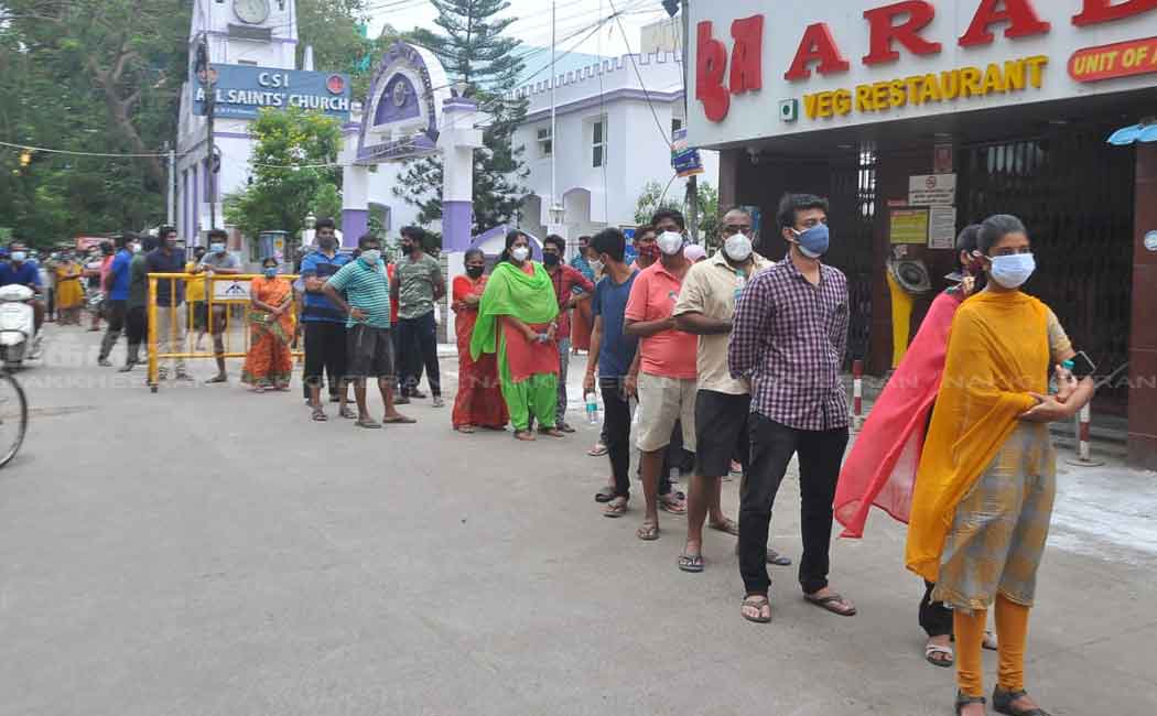 Corona vaccination camp held in Tiruvallikeni