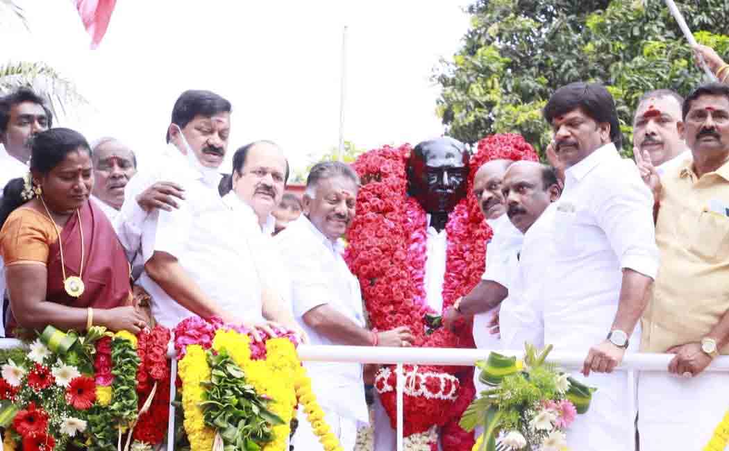 OPS at Kamaraj statue!