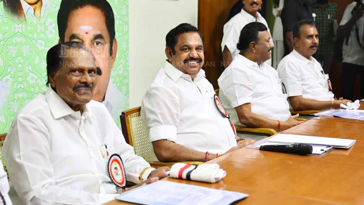 AIADMK's first working committee after the alliance (pictures)
