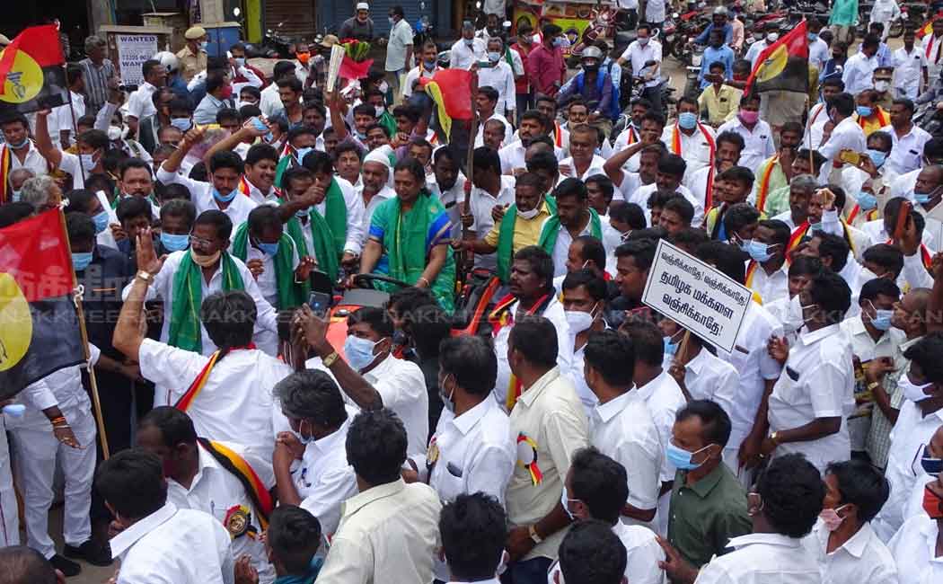 DMDK involved in the struggle against the government of Karnataka