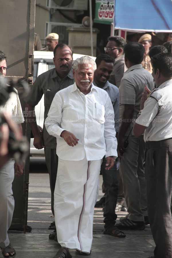 EPS consulting with AIADMK MLAs