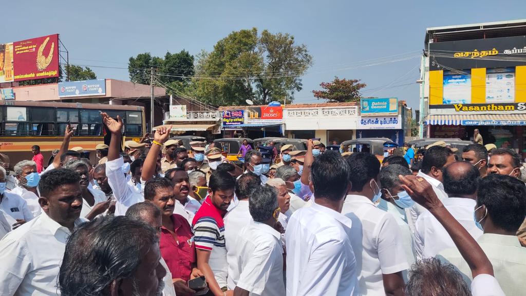 DMK captures the post of Nilakkottai union leader ...