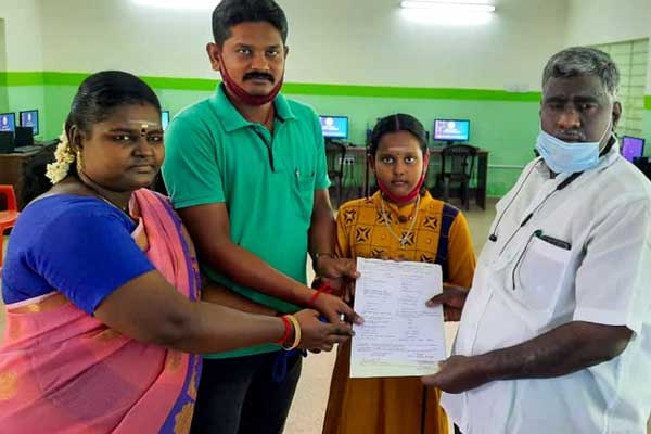 Parents and teachers returning to government schools ..!