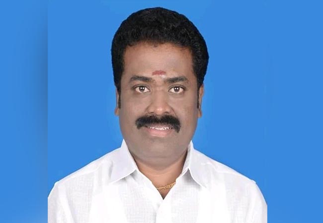 College governor surrenders in Mahila court