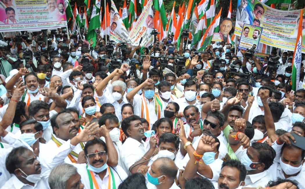 KS Alagiri led the protest rally held by the Congress party