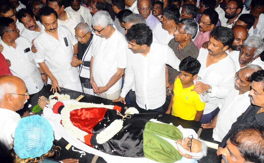Anbazhakan Cremation photos