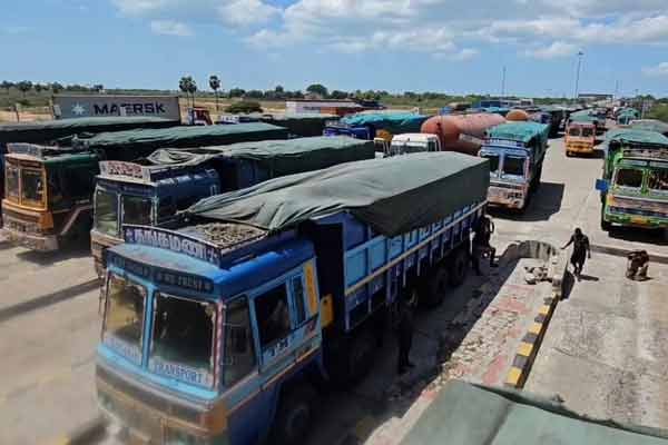 Toll collection near Madurai despite court ban
