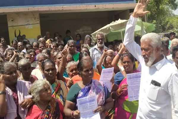 Pudukottai people are protesting that we don't want a corporation
