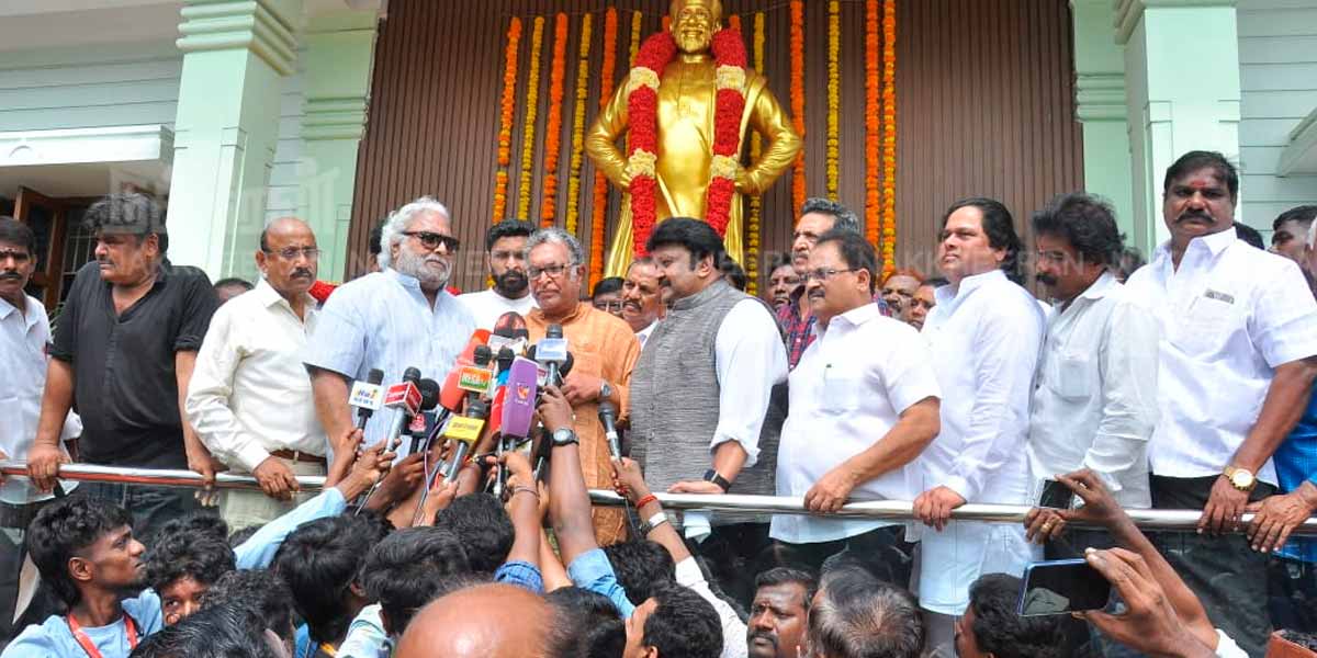 Sivaji Ganesan's 96th Birthday; Flower shower courtesy of Chief Minister M.K.Stal