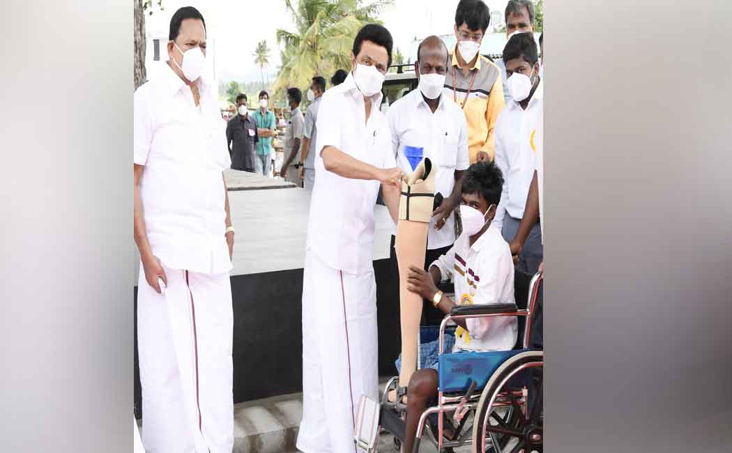 CM launches ' Searching People for Medicine' project