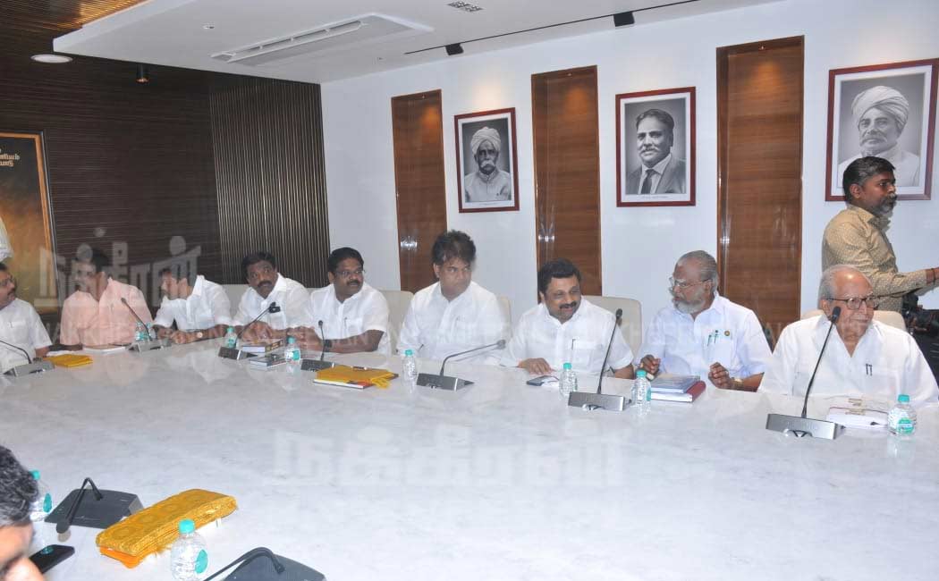 Code of conduct should be made for governors DMK Resolution
