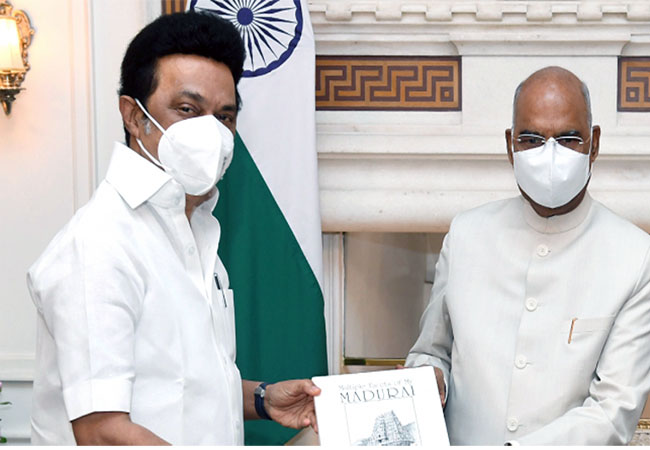 Tamil Nadu Chief Minister wishes the President a happy birthday!