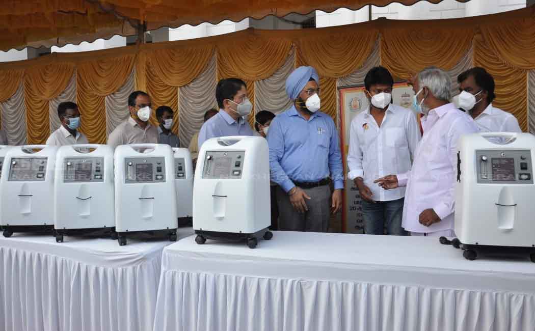 Kagandeep Singh Bedi hands over oxygen concentrators to legislators