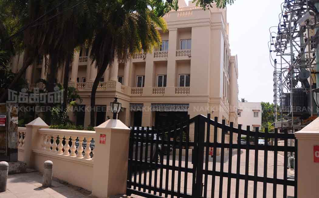 chennai alwarpet g square office income tax raid