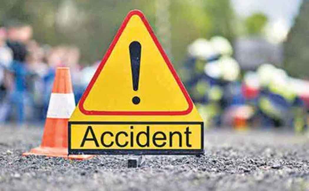 A car out of control; Tragedy happened to the couple who went with the child!
