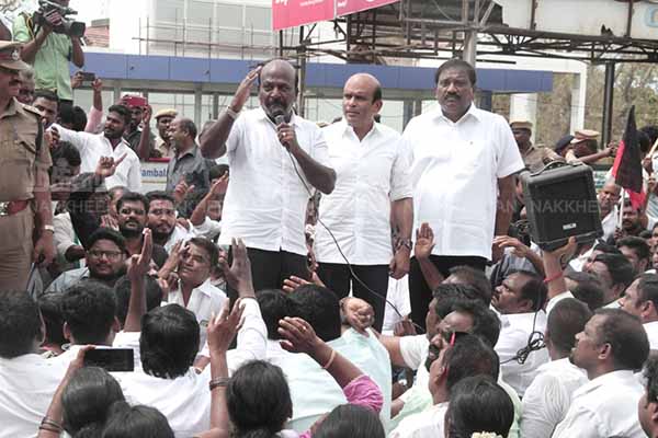 Mrs. Subramaniyan led by DMK leader road strike